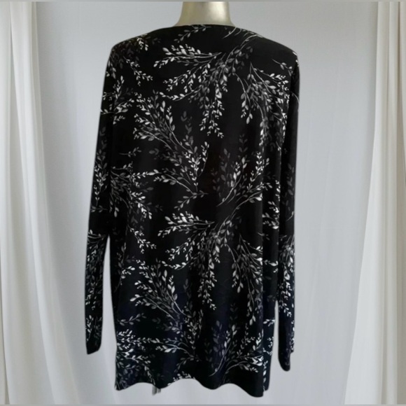 💟➕size Printed Long Sleeve  Top - Picture 5 of 15